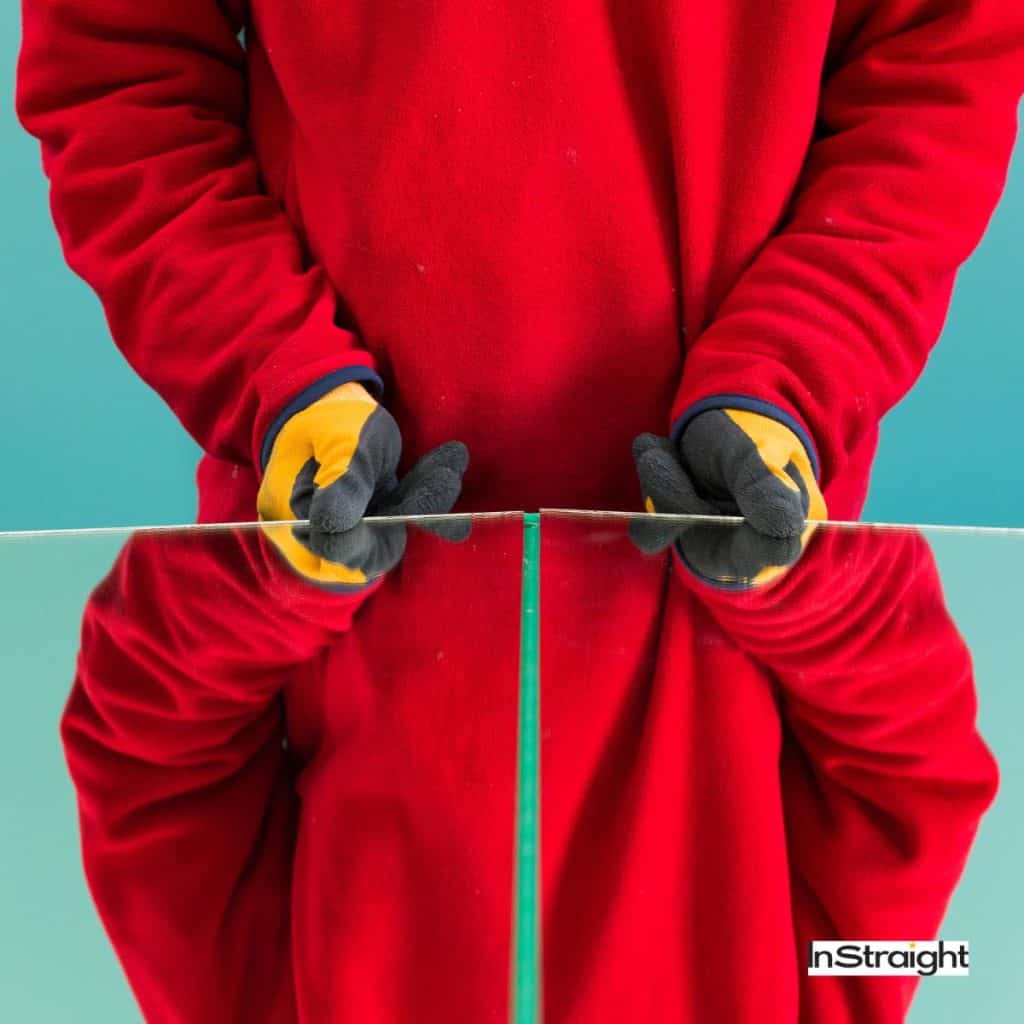 men trying to cut mirror but can bathroom mirrors be cut